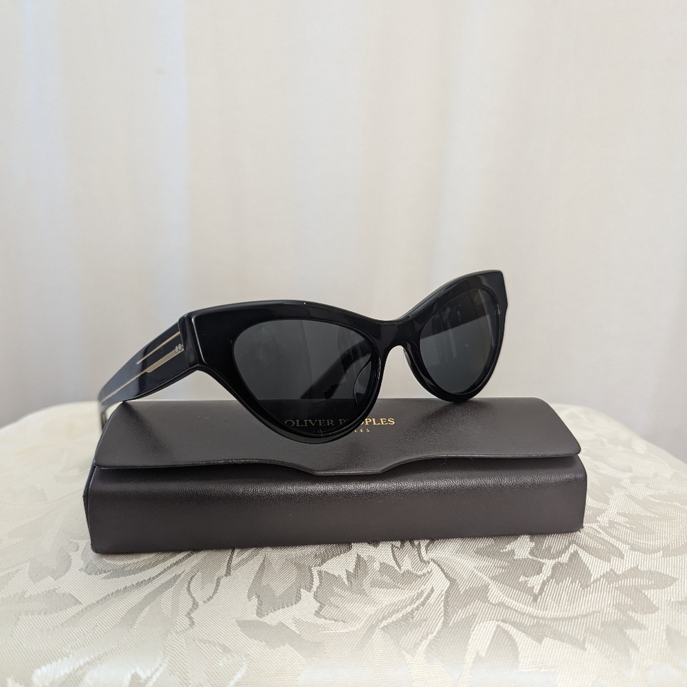 Khaite X Oliver Peoples Black Cat-Eye Sunglasses Retro-Inspired Design